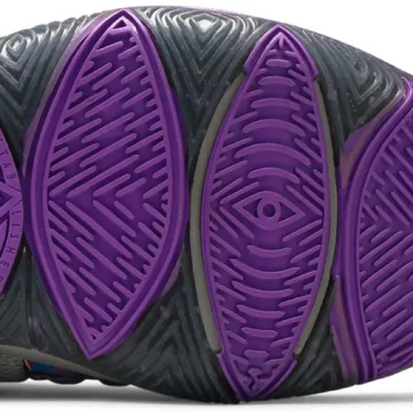 Nike Kyrie 5 Gray Graffiti (GS) - Picture 10 of 12